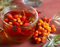 Укрепляющий чай на ягодах и травах