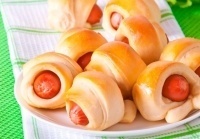 Сосиски в дрожжевом тесте