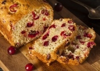Ирландский содовый  хлеб с клюквой и джемом