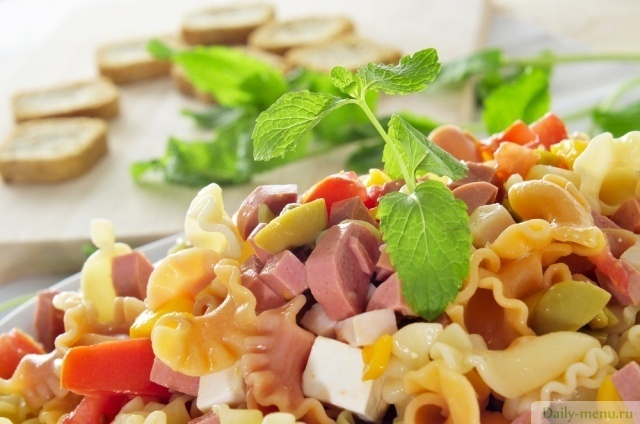 Салат «Все на пикник!»