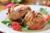 Закуска с козьим сыром и песто