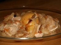 Индейка в яблочном соусе