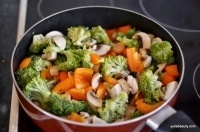 Брокколи с шампиньонами на гарнир