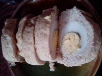Куриный рулет с яйцами
